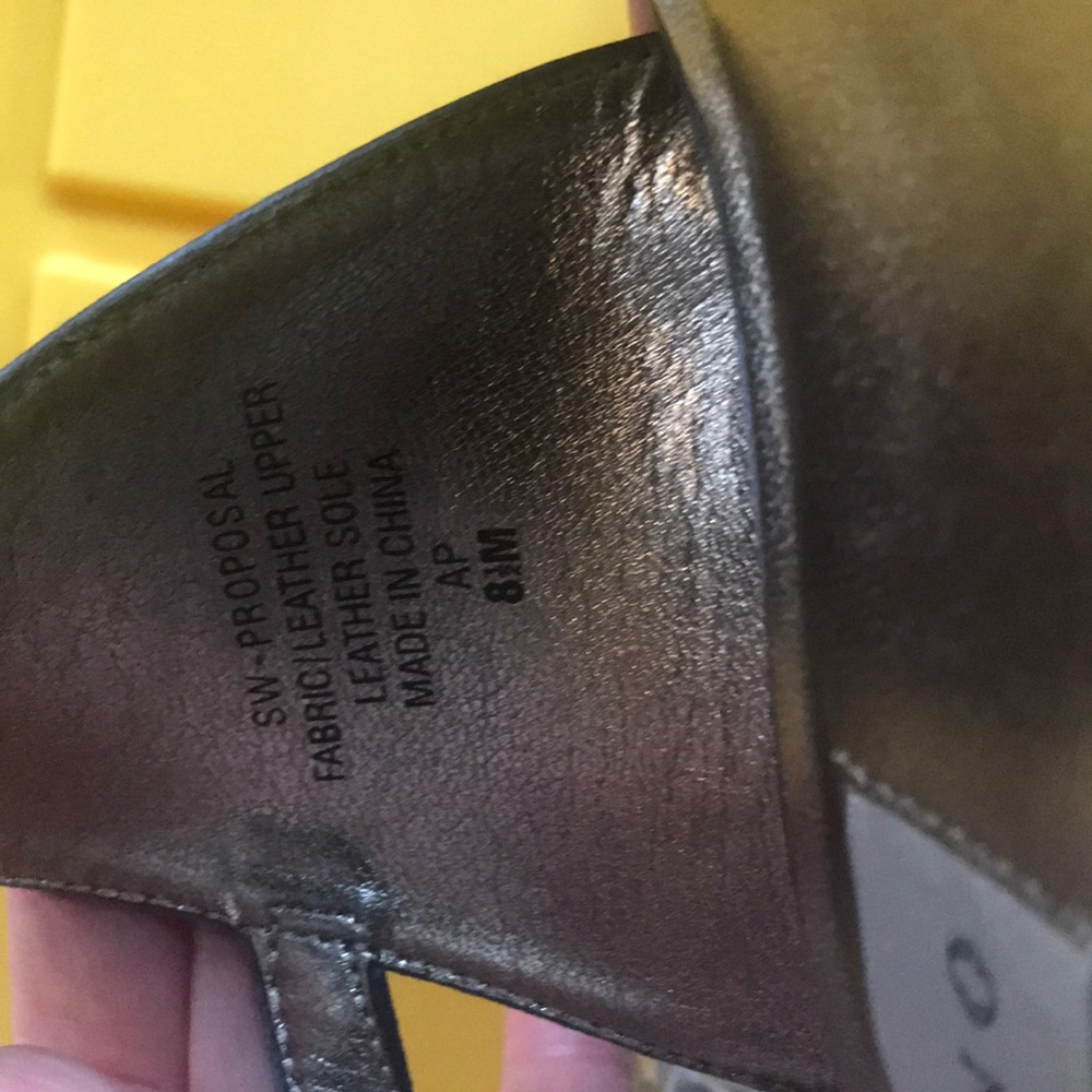 Shoes - Picture 4 of 5
